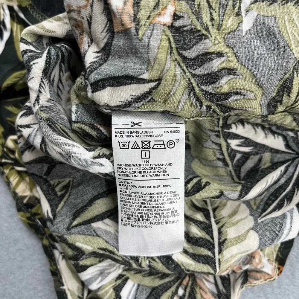 Banana Republic Mens Tiger Tropical Leaf Print Rayon Short Sleeve Shirt‎ Green L